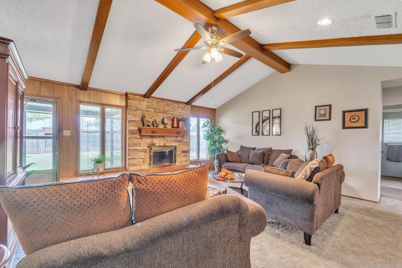 Homestead House - In Shadow Hills Golf Course Division Home ラボック エクステリア 写真