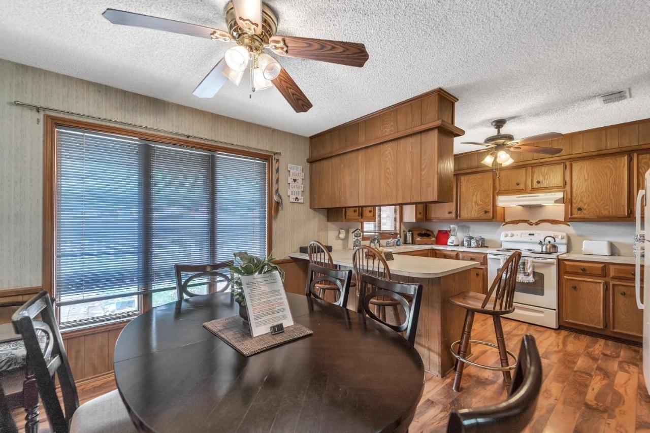 Homestead House - In Shadow Hills Golf Course Division Home ラボック エクステリア 写真