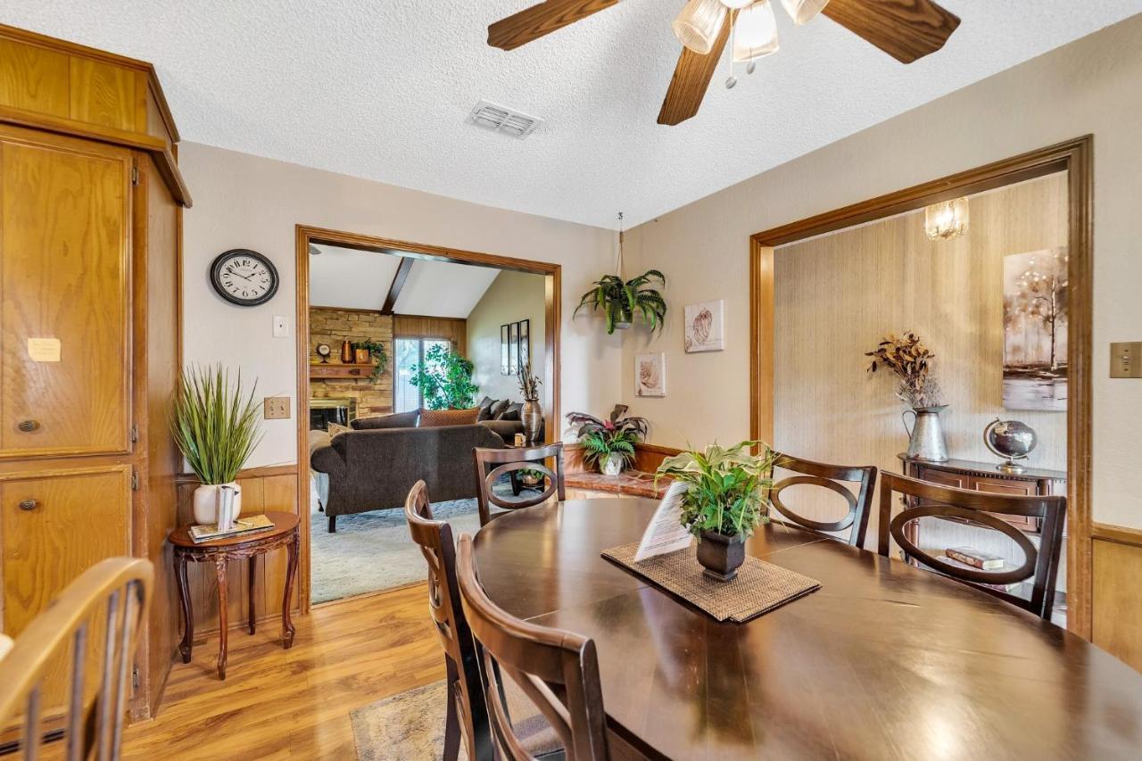 Homestead House - In Shadow Hills Golf Course Division Home ラボック エクステリア 写真