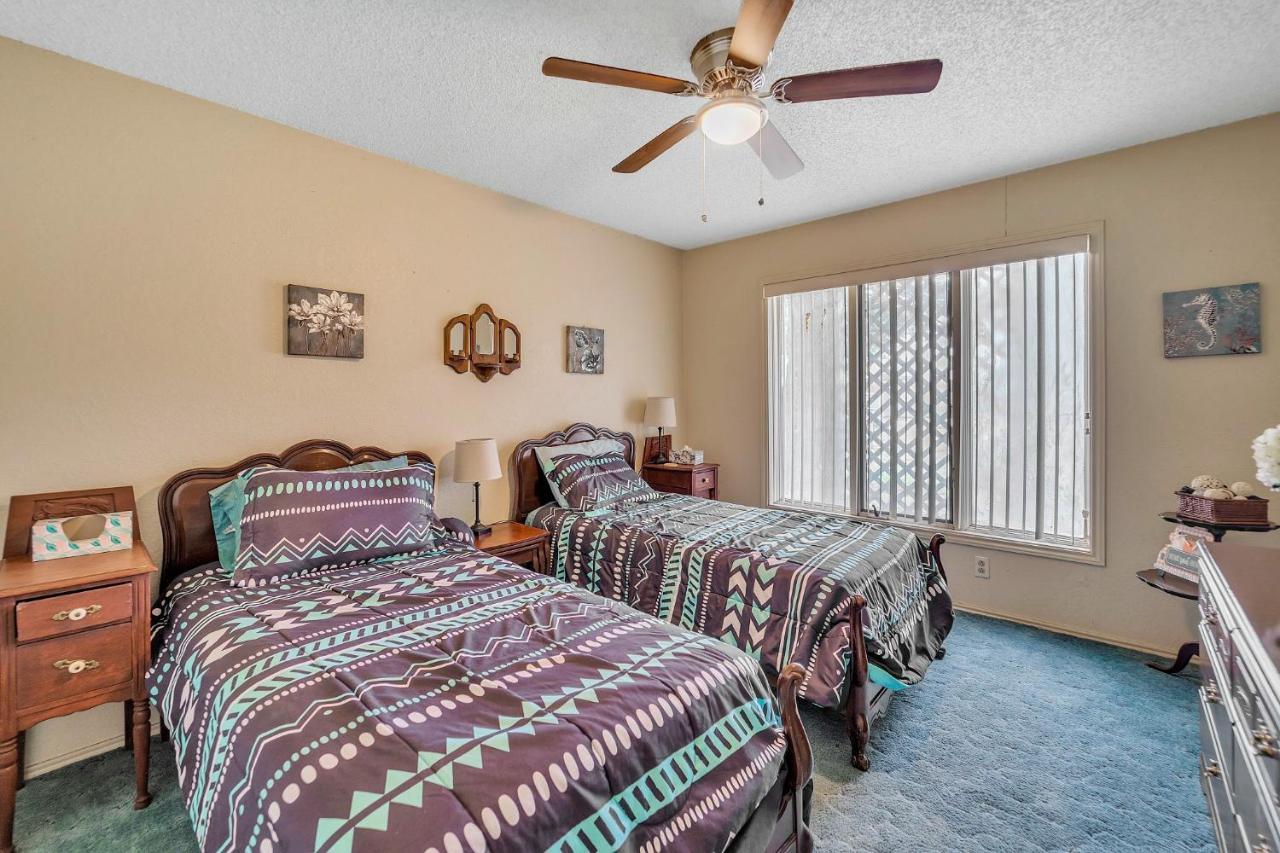Homestead House - In Shadow Hills Golf Course Division Home ラボック エクステリア 写真